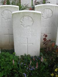 Canada Cemetery Tilloy Les Cambrai - Suda, Teiji